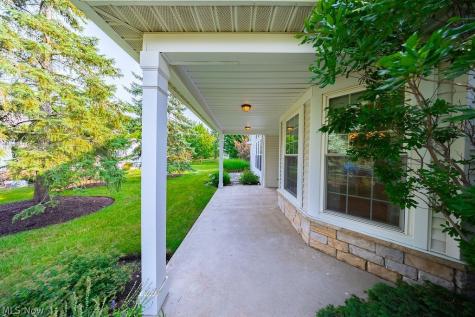4 Whitaker Cove Avon Lake OH 44012
