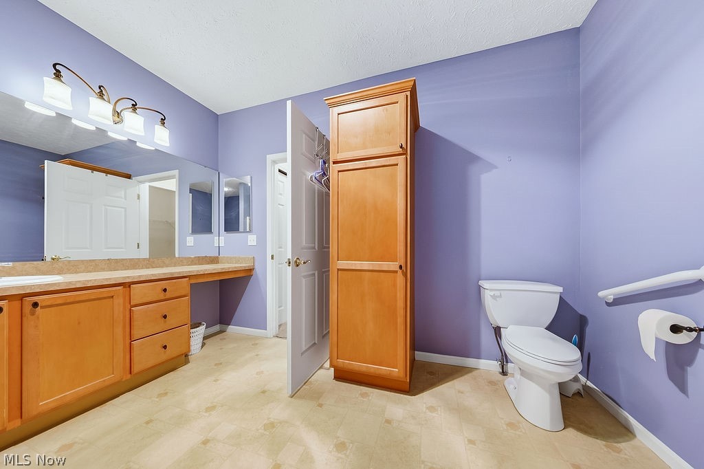 4 Whitaker Cove Avon Lake OH 44012