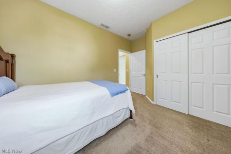 4 Whitaker Cove Avon Lake OH 44012