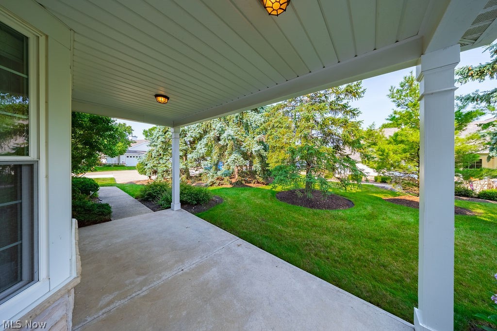 4 Whitaker Cove Avon Lake OH 44012