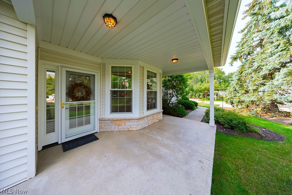 4 Whitaker Cove Avon Lake OH 44012