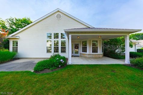 4 Whitaker Cove Avon Lake OH 44012