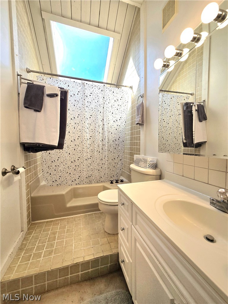 1579 Treetop Trail Akron OH 44313