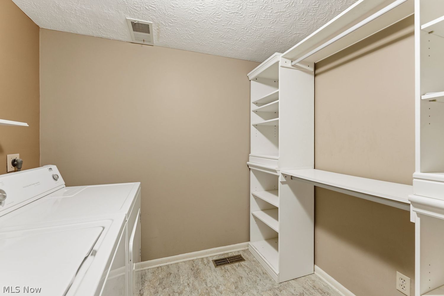 1938 Hemlock Drive Kent OH 44240
