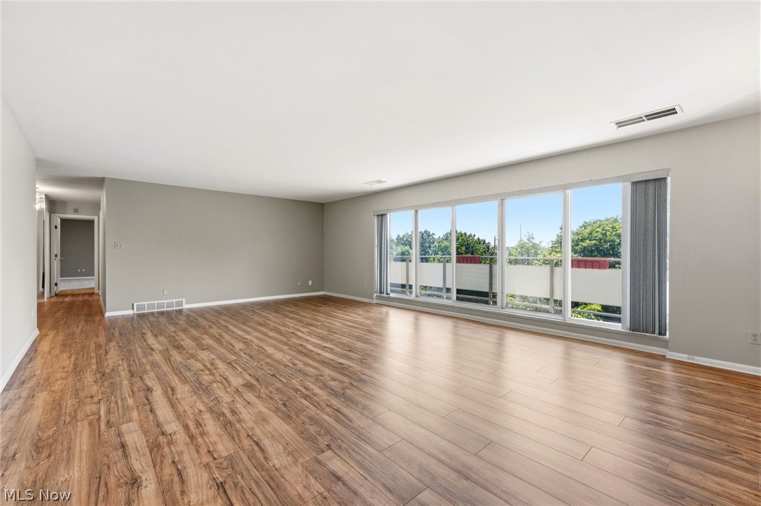 2202 Acacia Park Drive Lyndhurst OH 44124