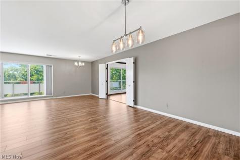 2202 Acacia Park Drive Lyndhurst OH 44124
