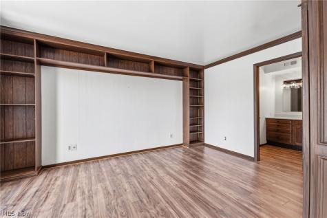 2202 Acacia Park Drive Lyndhurst OH 44124