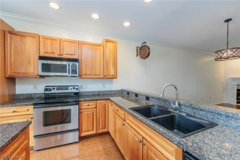 1517 Huntington Lane Cleveland Heights OH 44118