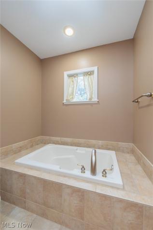 1517 Huntington Lane Cleveland Heights OH 44118