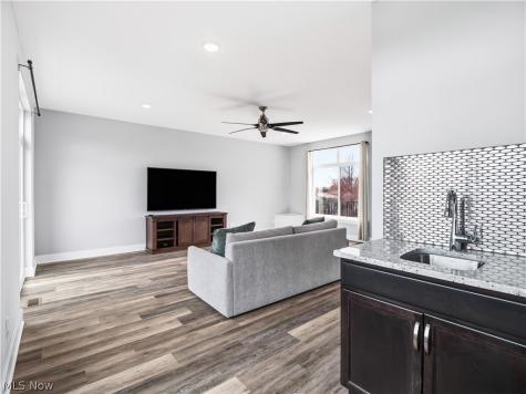 4191 Lorain Court Cleveland OH 44113