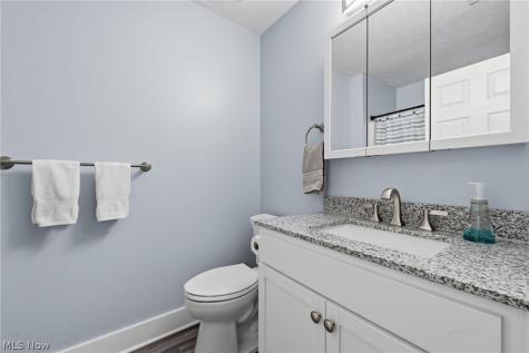 27069 Oakwood Circle Olmsted Twp OH 44138