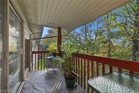 27069 Oakwood Circle Olmsted Twp OH 44138
