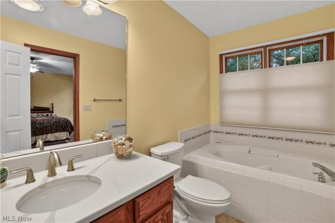 31 Canterbury Circle Oberlin OH 44074