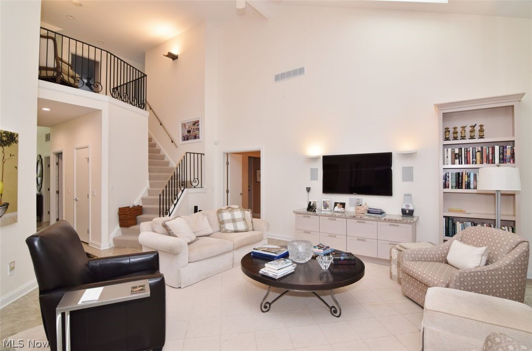 22 Waterford Lane Beachwood OH 44122
