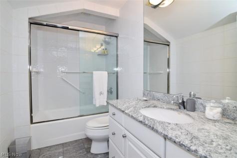 22 Waterford Lane Beachwood OH 44122