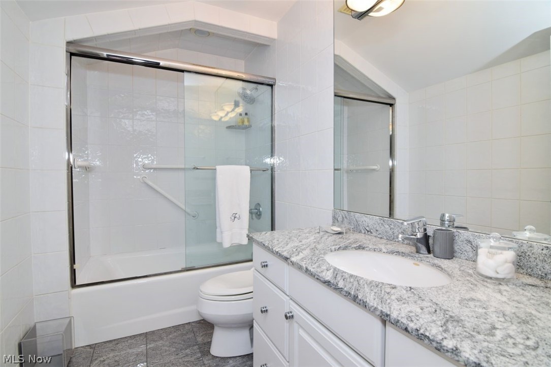 22 Waterford Lane Beachwood OH 44122