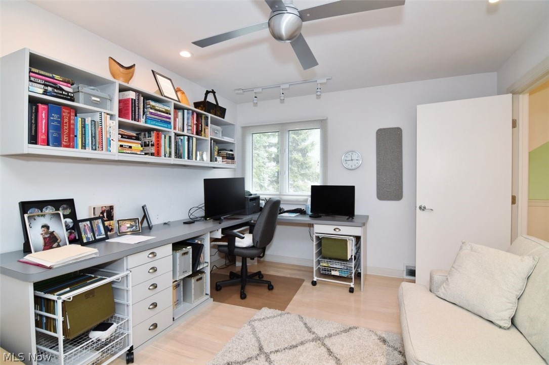 22 Waterford Lane Beachwood OH 44122
