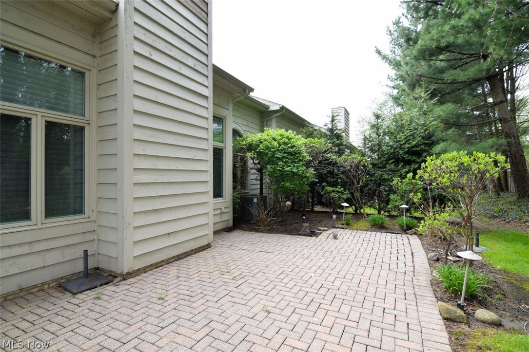 22 Waterford Lane Beachwood OH 44122