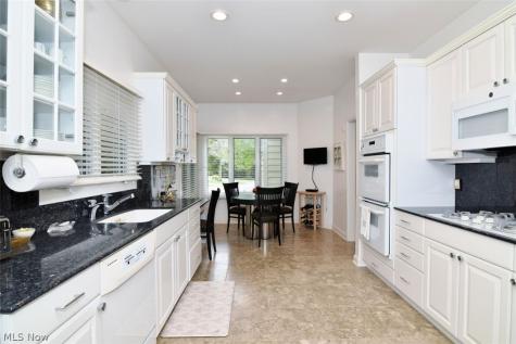 22 Waterford Lane Beachwood OH 44122