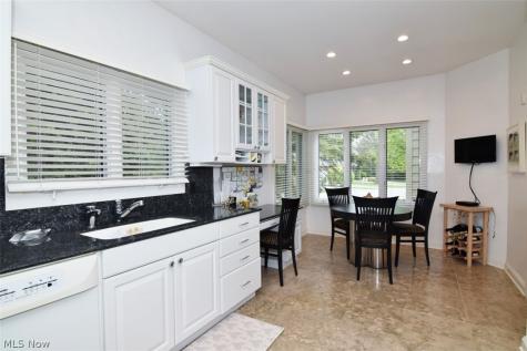 22 Waterford Lane Beachwood OH 44122