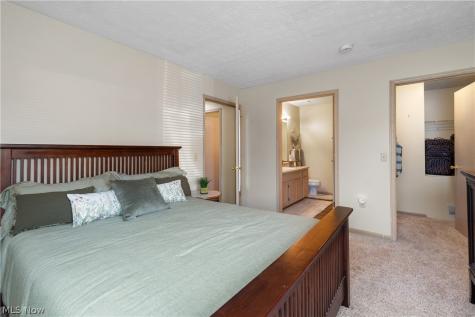 1456 Buckingham Gate A Boulevard Cuyahoga Falls OH 44221