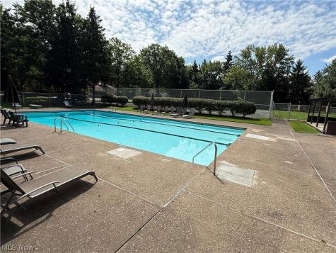569 Bartow Lane Richmond Heights OH 44143