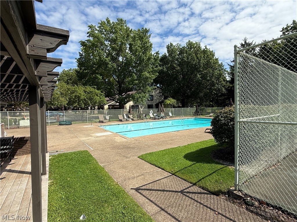 569 Bartow Lane Richmond Heights OH 44143