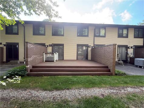 569 Bartow Lane Richmond Heights OH 44143