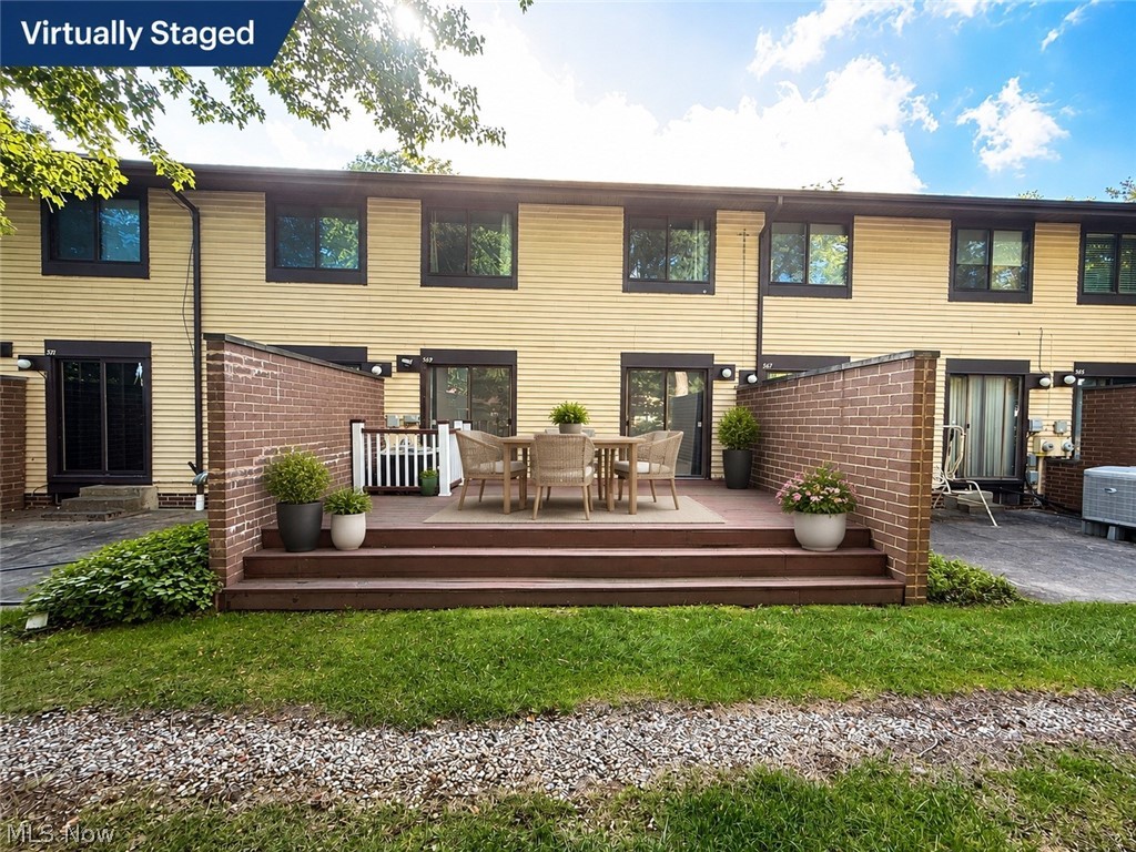 569 Bartow Lane Richmond Heights OH 44143
