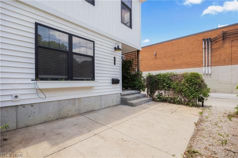 2059 W 34th Place Cleveland OH 44113