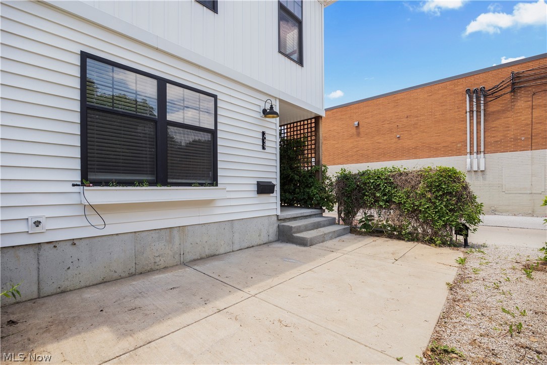 2059 W 34th Place Cleveland OH 44113