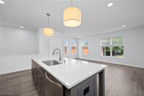 2059 W 34th Place Cleveland OH 44113