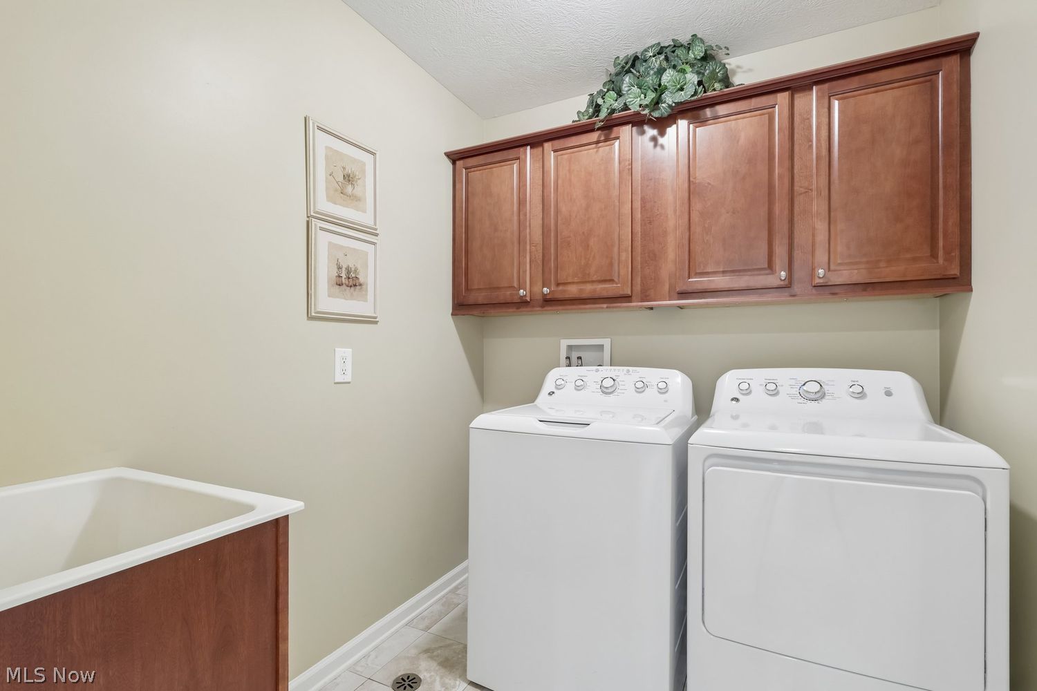 336 Sandover Drive Aurora OH 44202