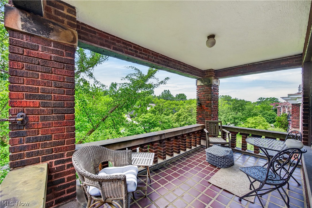 2661 Euclid Heights Boulevard Cleveland Heights OH 44106