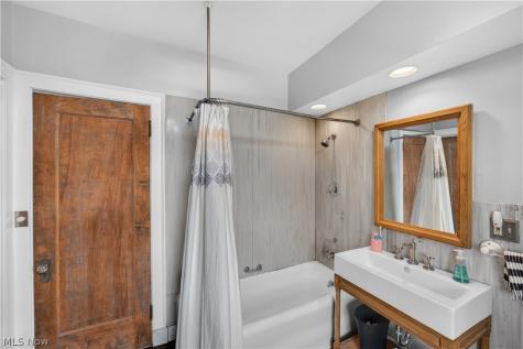 2661 Euclid Heights Boulevard Cleveland Heights OH 44106