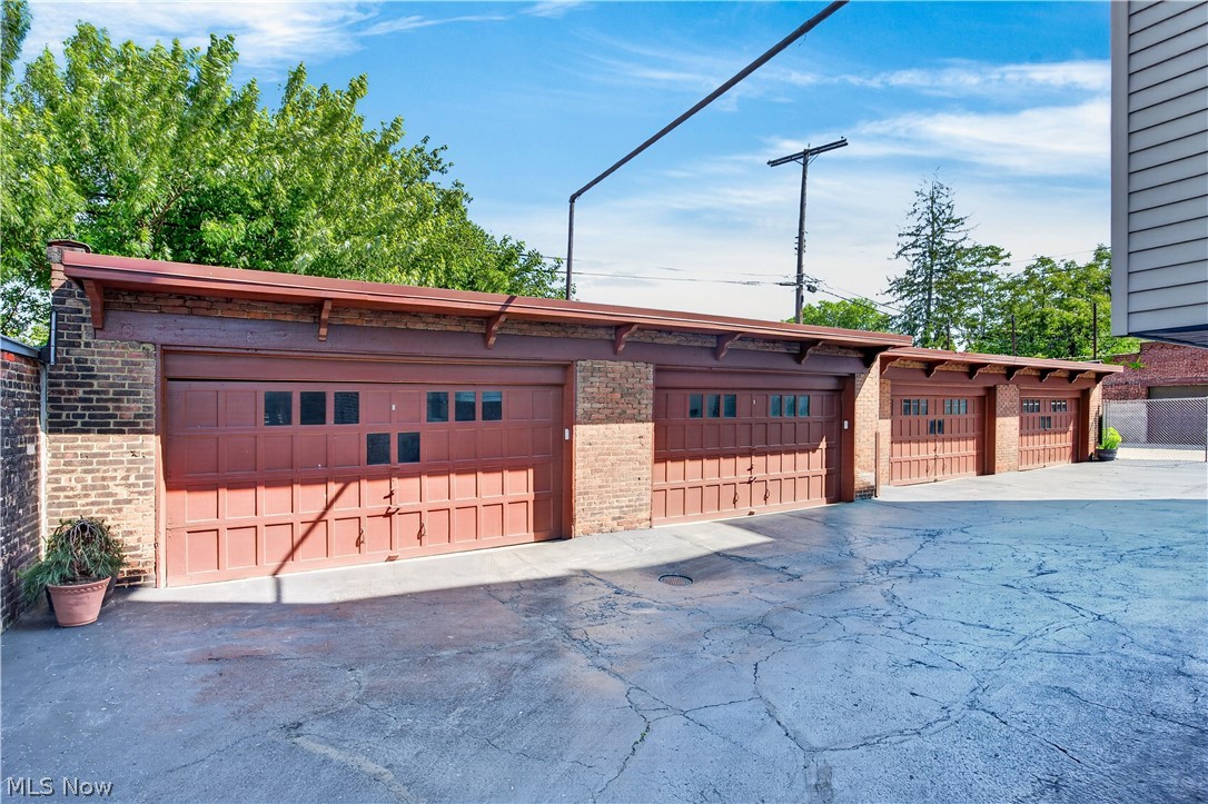 2661 Euclid Heights Boulevard Cleveland Heights OH 44106