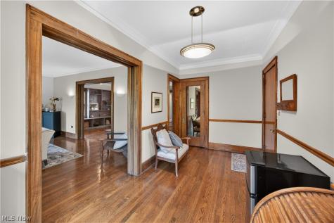 2661 Euclid Heights Boulevard Cleveland Heights OH 44106