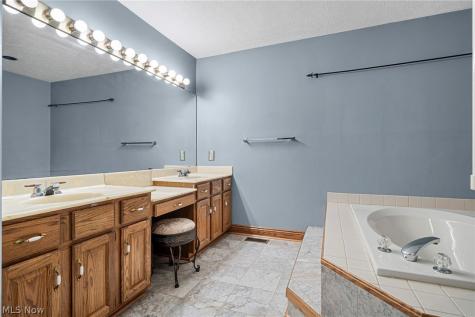 441 Shannon Drive Wadsworth OH 44281