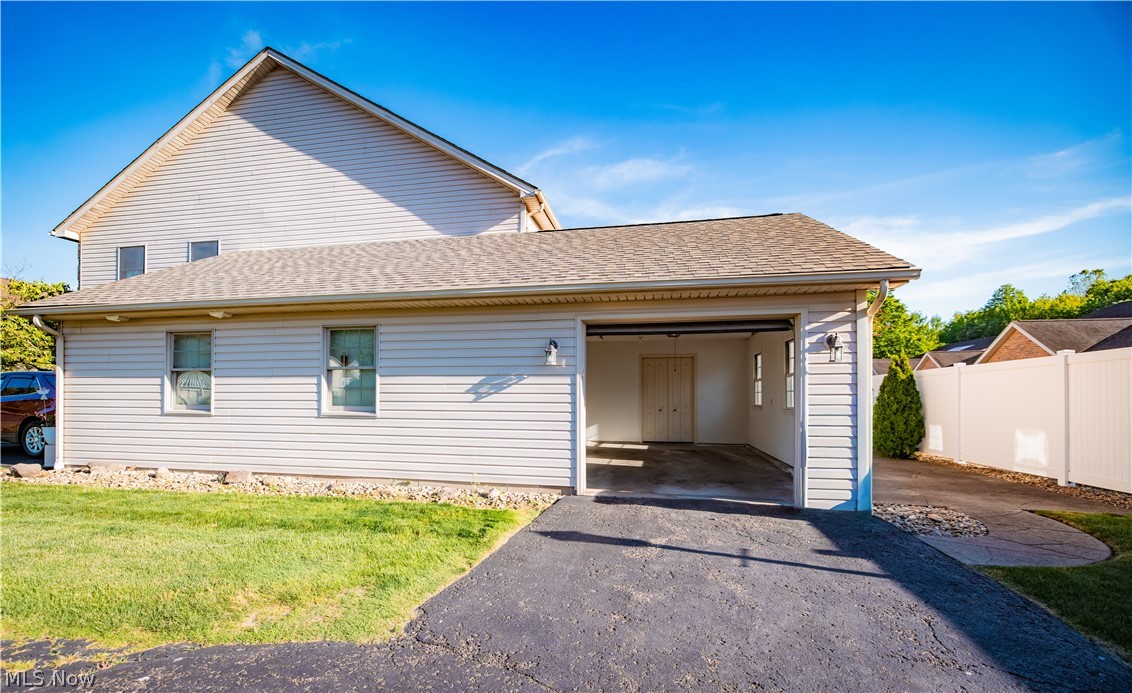 1852 Massachusetts Avenue Poland OH 44514