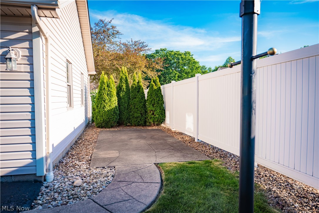 1852 Massachusetts Avenue Poland OH 44514