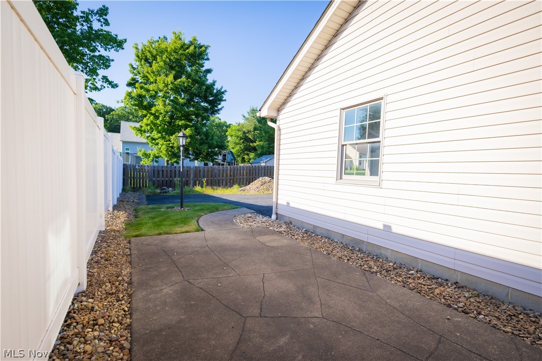 1852 Massachusetts Avenue Poland OH 44514