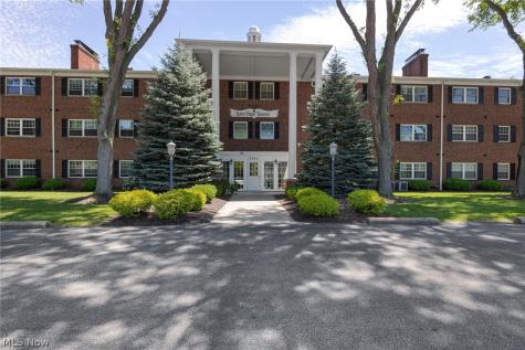 2885 Pease Drive Rocky River OH 44116