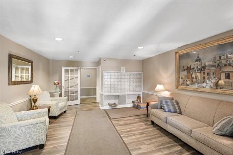 2885 Pease Drive Rocky River OH 44116