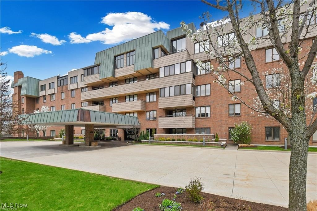 5200 Three Village Drive Lyndhurst OH 44124