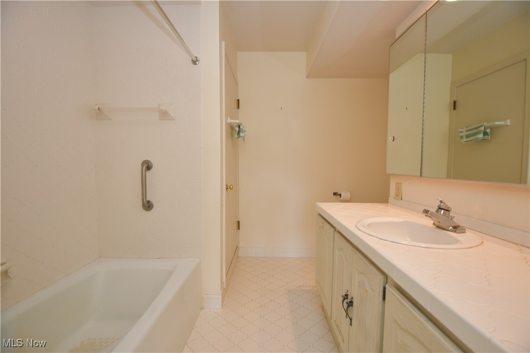 5200 Three Village Drive Lyndhurst OH 44124