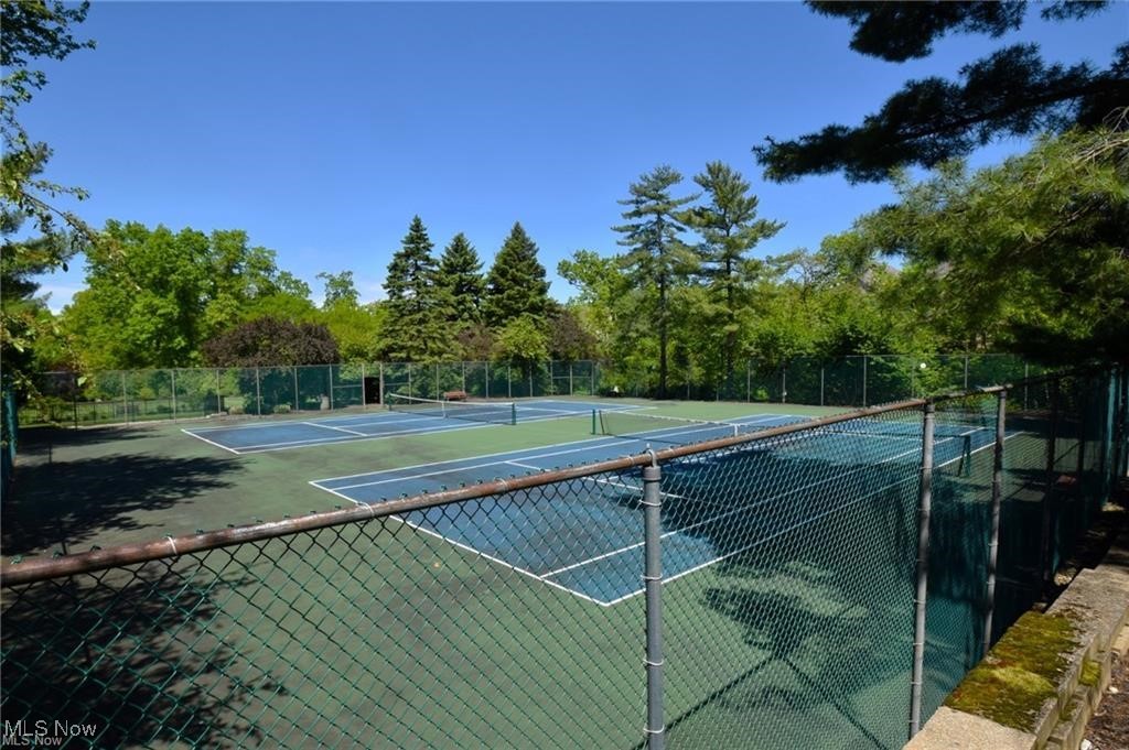 5200 Three Village Drive Lyndhurst OH 44124