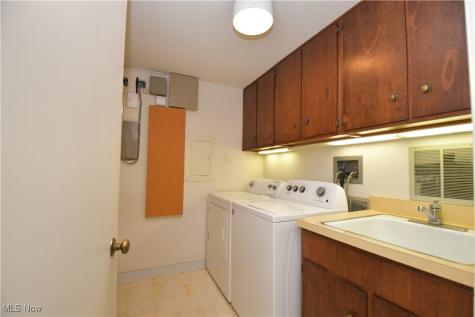 5200 Three Village Drive Lyndhurst OH 44124