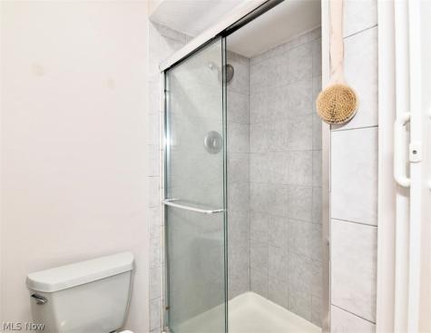 2108 Glouchester Drive Lyndhurst OH 44124