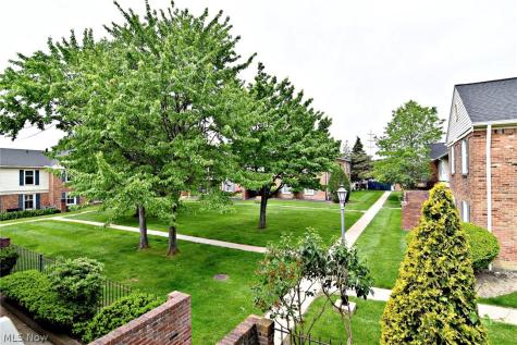 2108 Glouchester Drive Lyndhurst OH 44124