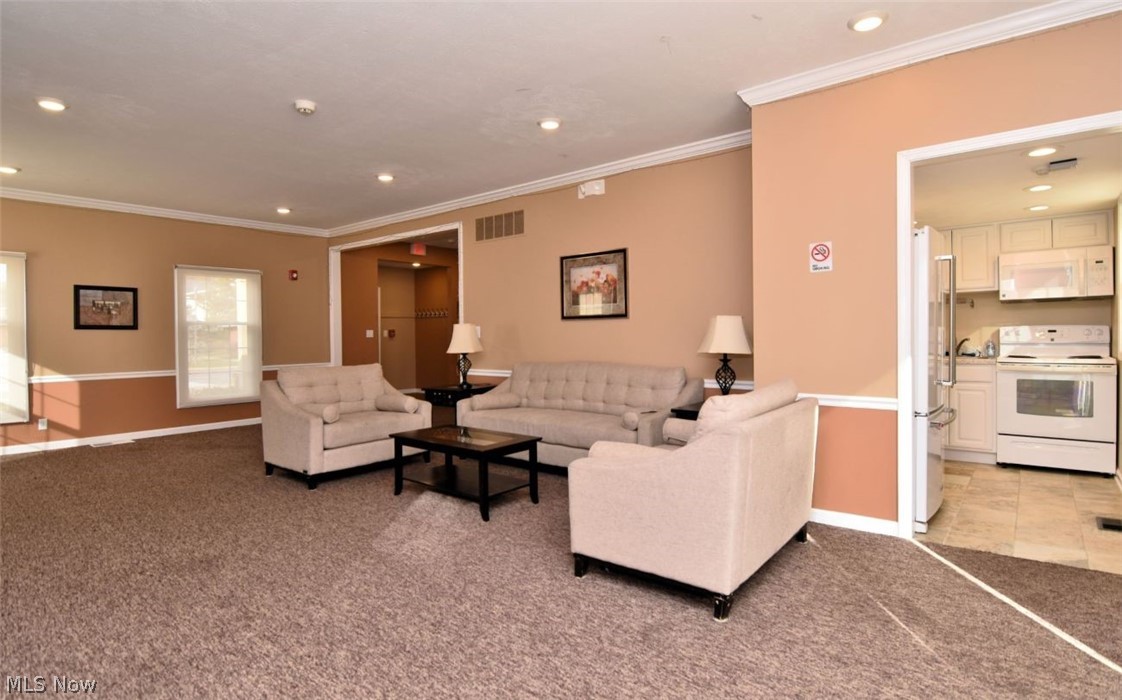 2108 Glouchester Drive Lyndhurst OH 44124